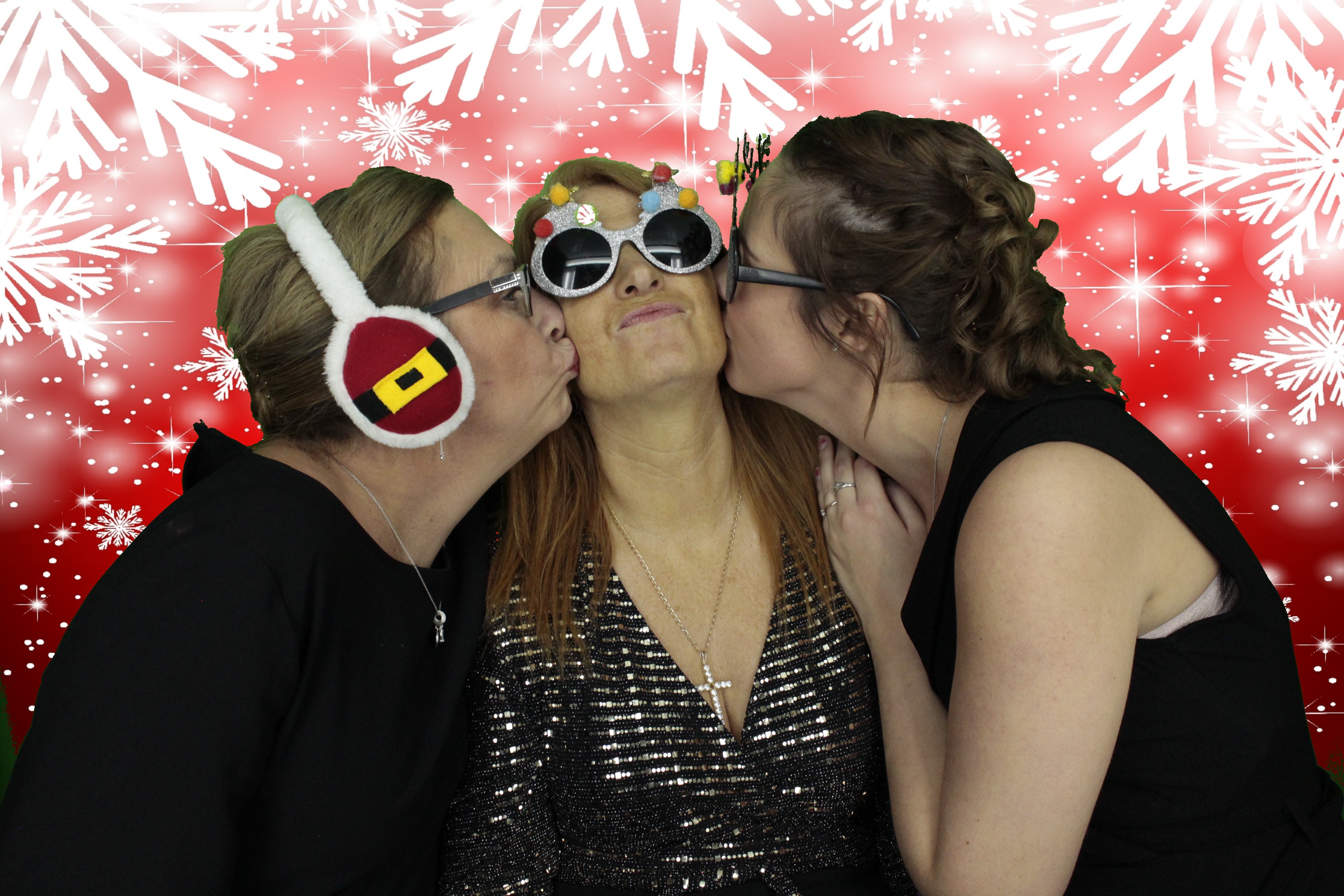 Silvermere Christmas Party | View more photos from the event at gallery.myphotoboothexperience.co.uk/u/MyPhotoBoothExperienceLtd/Silvermere-Christmas-Party-3